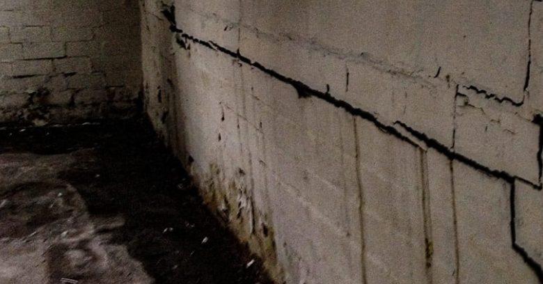AAA Basement & Foundation in Andover, Texas - Image of Cracked Foundation